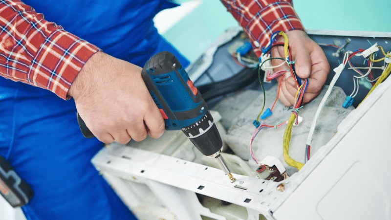 Serdivan Daikin Daikin çamaşır makinesi kart tamiri – Su almama arızası orijinal parça ile giderildi. - Teknik servis örneği
